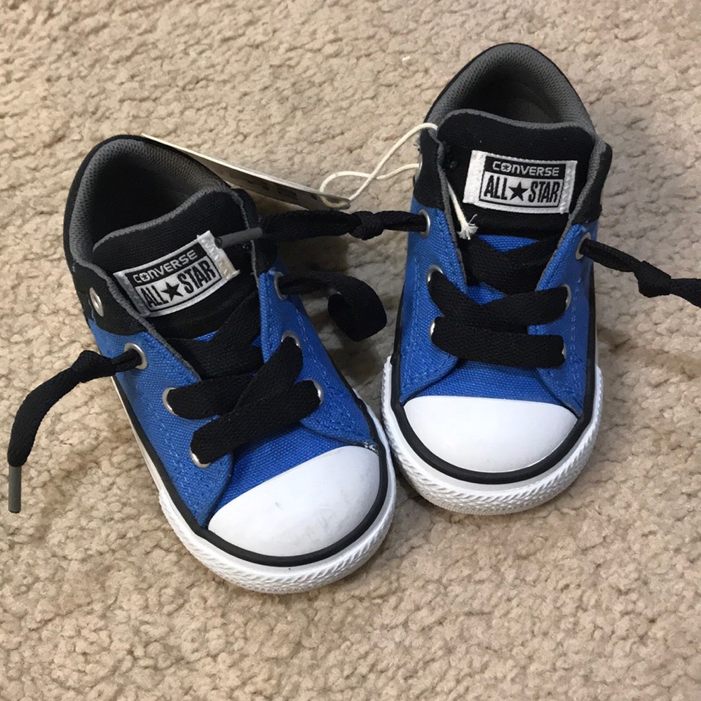 Brand new toddler boy converse size 5